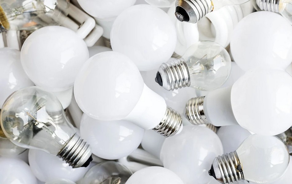 На Прикарпатті все ще можна отримати безплатні LED-лампи: як подати заявку в “Дії”