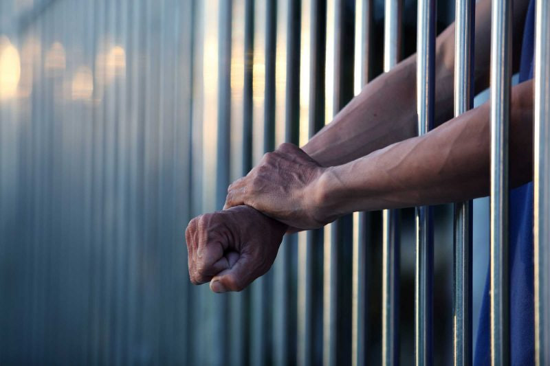 Ґвалтував доньку: на Надвірнянщині чоловіка засудили до 13 років ув’язнення