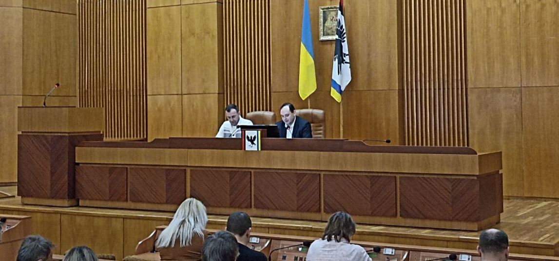 Міськрада просить Міносвіти та парламент не об’єднувати університети Івано-Франківська
