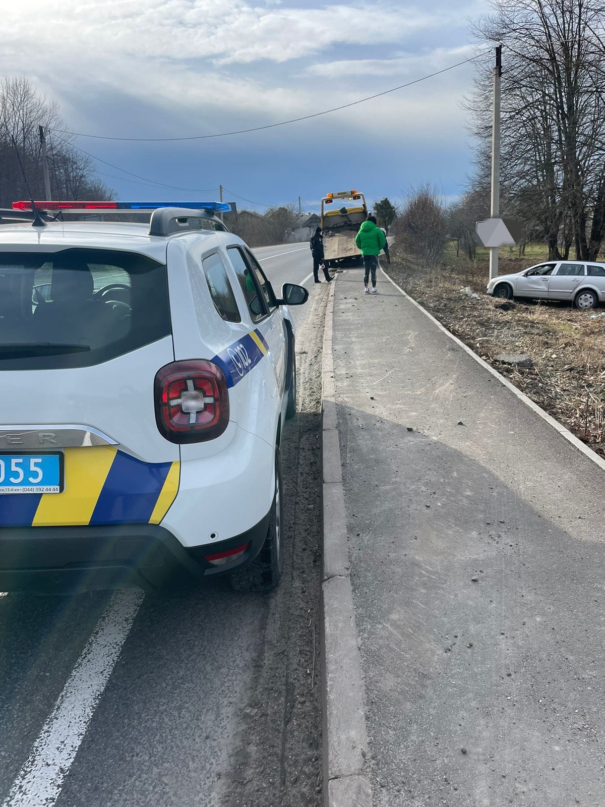На Калущині водійка авто з’їхала в кювет, бо не справилася з керуванням (ФОТО)