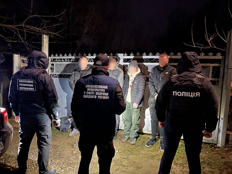 На кордоні спіймали прикарпатця, який човном хотів втекти до Румунії (ФОТО)