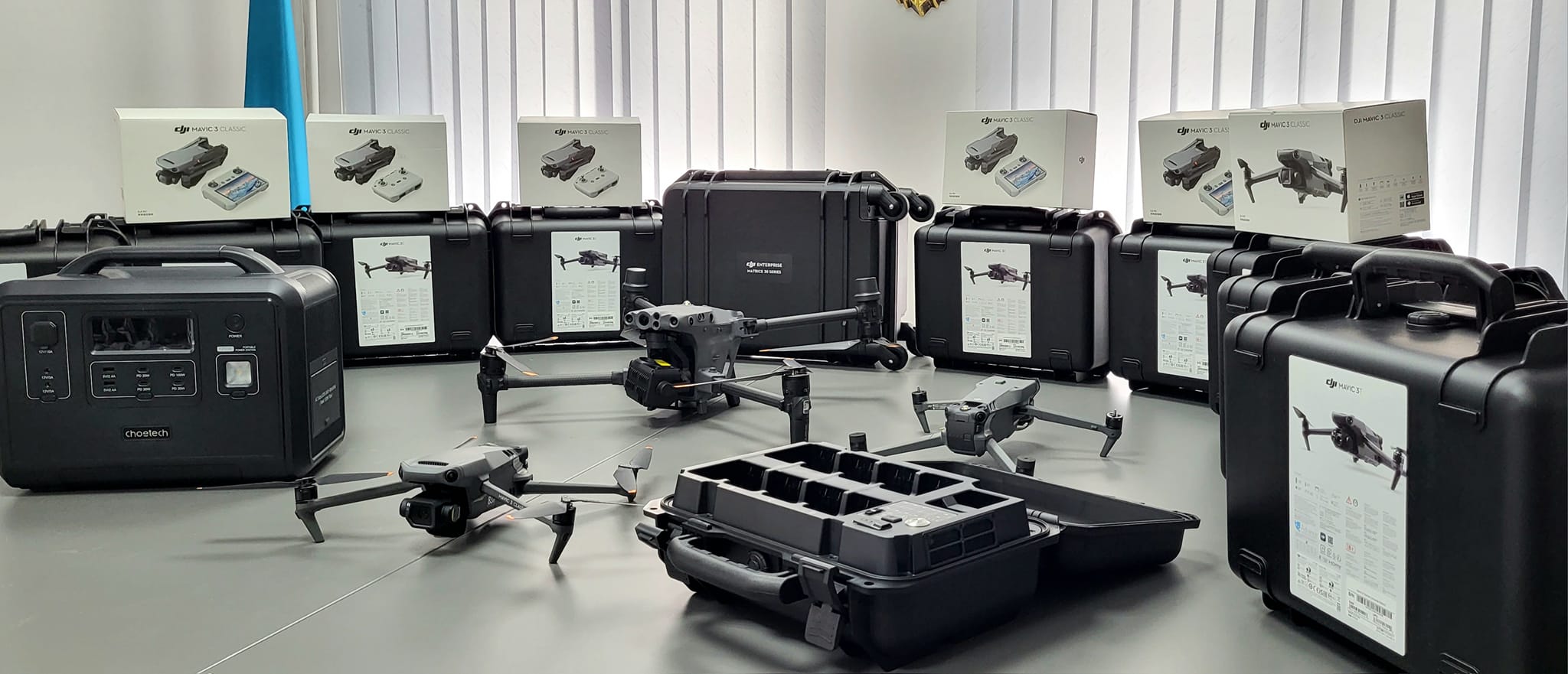 За 2,5 млн грн: Бурштинська громада купила військовим 17 дронів та зарядну станцію (ФОТО)