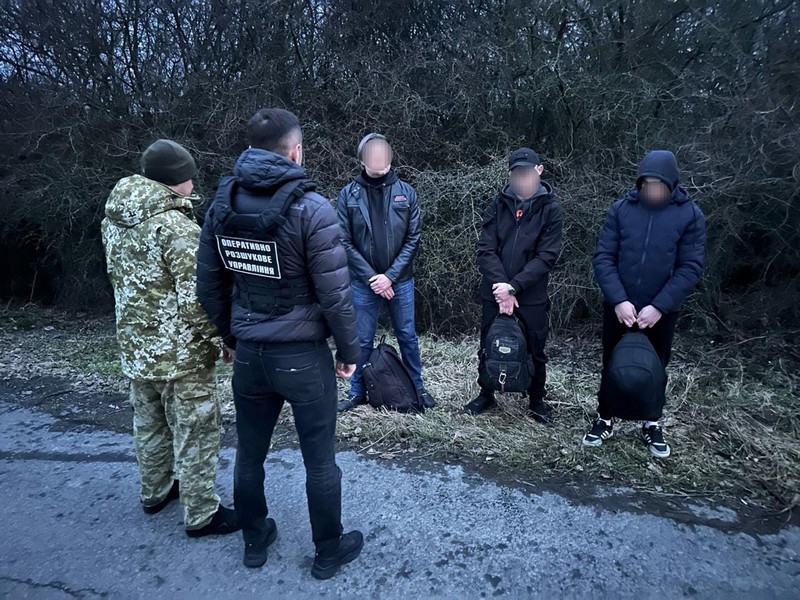 Поблизу Угорщини затримали втікачів за кордон із Франківщини й Запоріжжя (ФОТО)