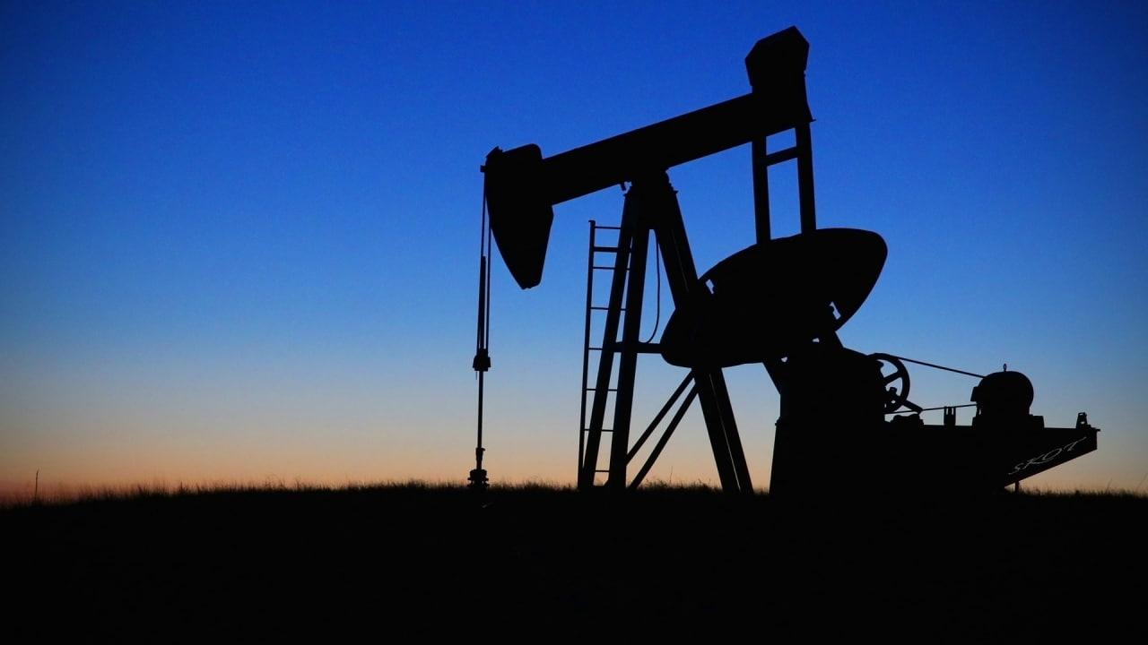 Дозвіл без конкурсу: прокуратура через суд вимагає забрати право на видобуток нафти та газу ТОВ на Прикарпатті