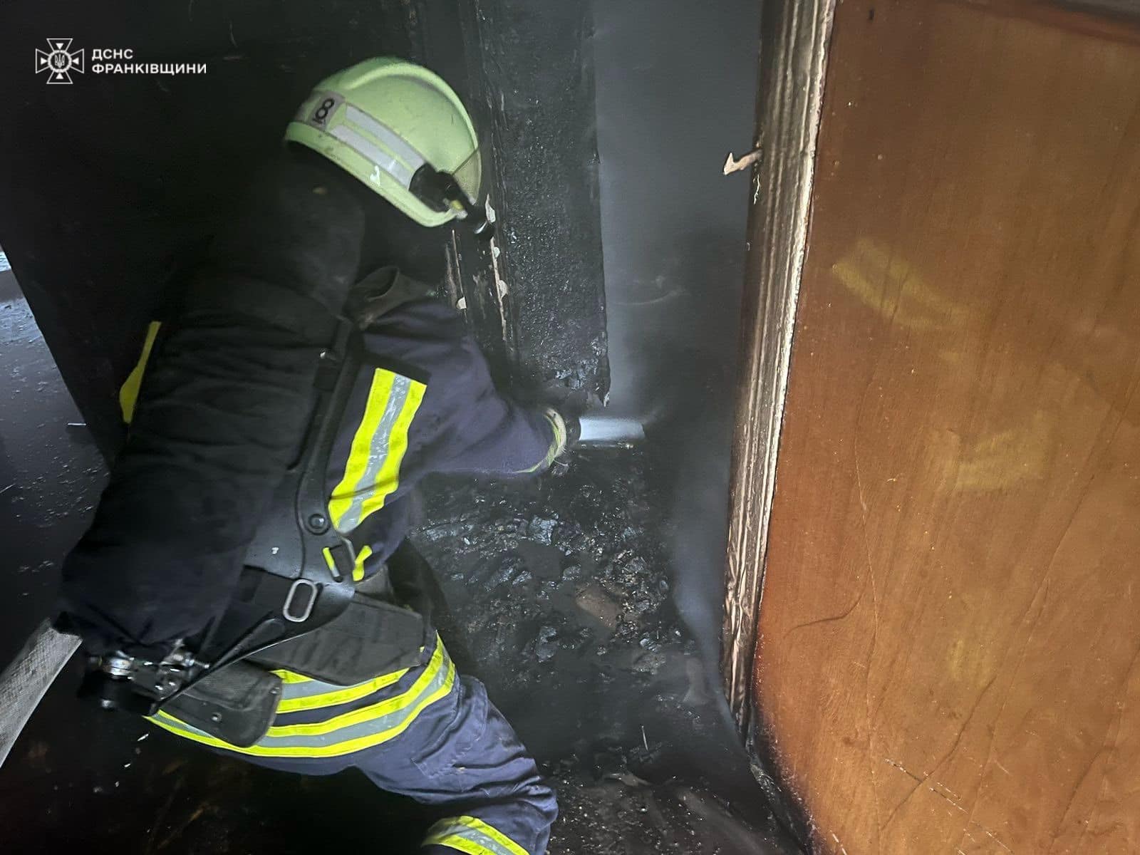 Тіло чоловіка знайшли рятувальники на пожежі в Калуському районі (ФОТОФАКТ)