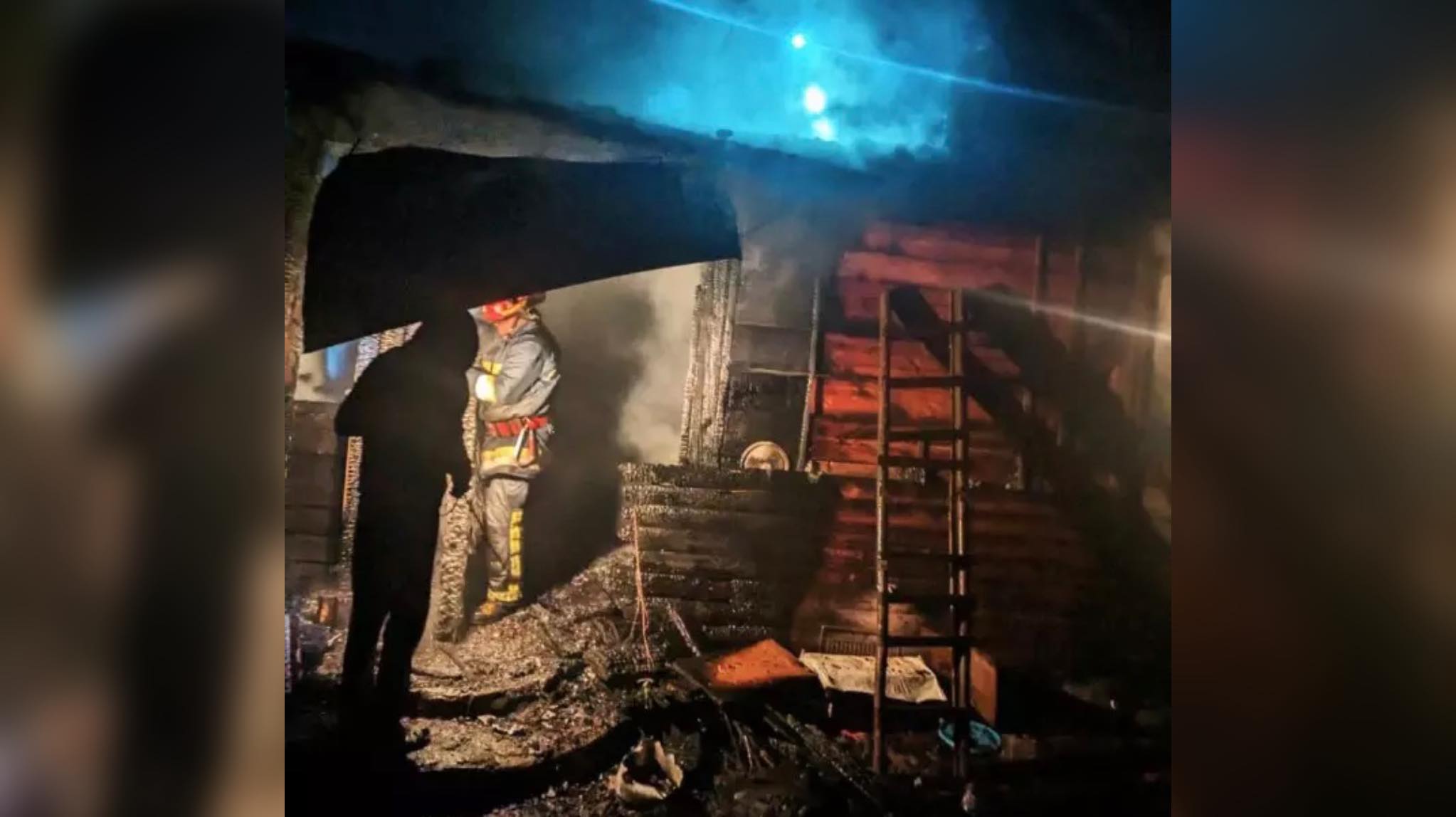 Житловий будинок згорів на Надвірнянщині (ФОТО З МІСЦЯ)