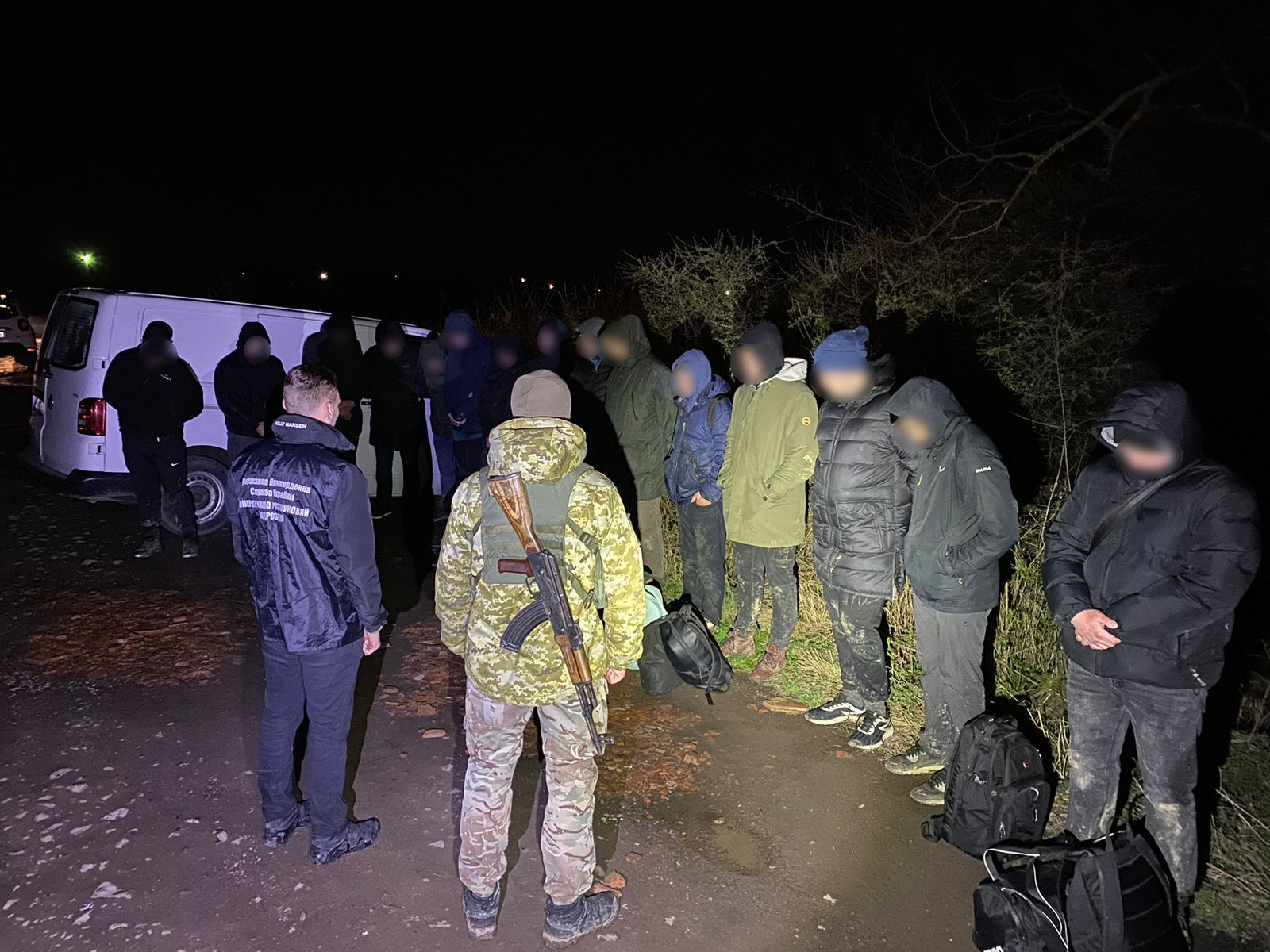 110 тисяч $ за виїзд в Угорщину: на кордоні затримали 17 чоловіків, серед них прикарпатці (ФОТОФАКТ)