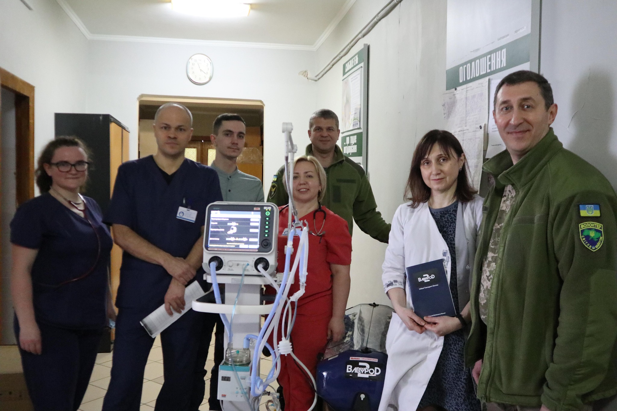 Франківська дитяча лікарня отримала інкубатор для транспортування новонароджених (ФОТО)