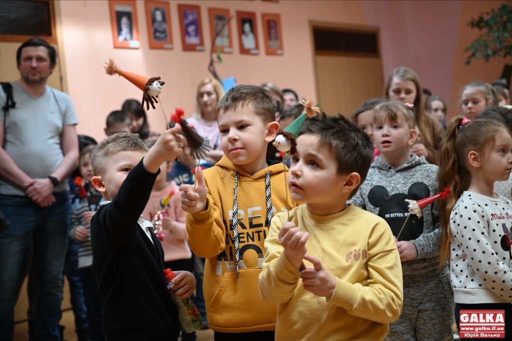 «Я доросла людина й досі граюся ляльками»: як у Франківську відзначили День лялькаря (ФОТОРЕПОРТАЖ)