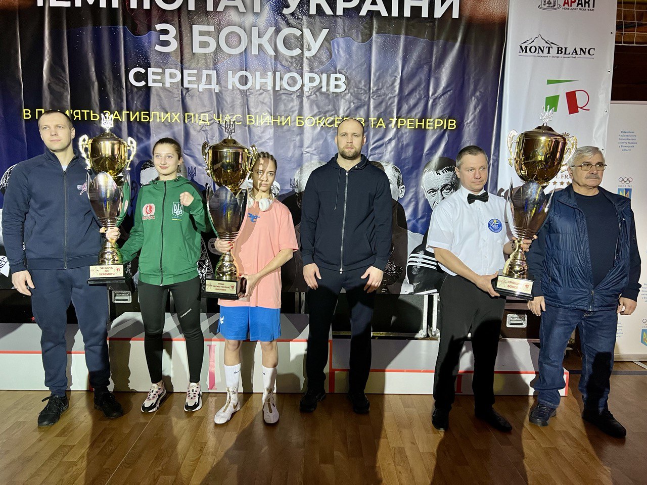 На чемпіонаті України з боксу серед юніорок франківки вибороли п’ять медалей