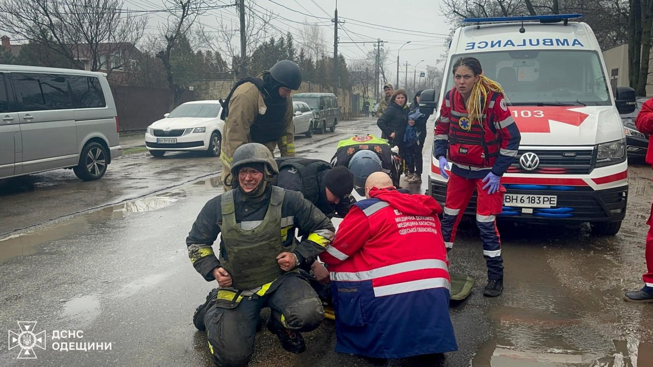 Кількість загиблих в Одесі зросла до 21: у лікарні помер ще один рятувальник