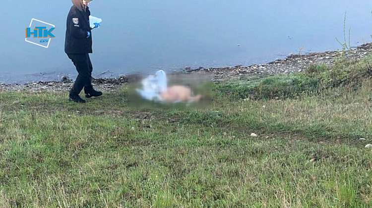 У Коломиї біля озера знайшли тіло місцевого жителя (ФОТОФАКТ)
