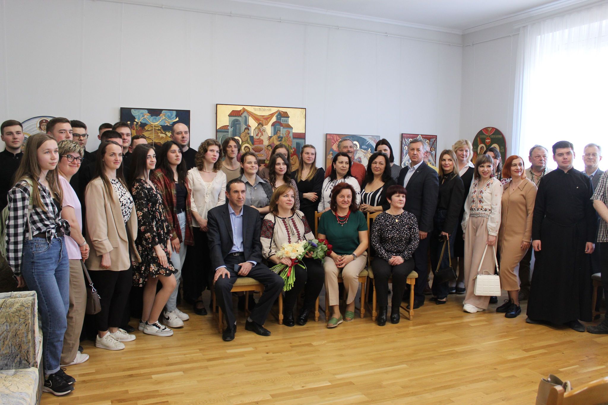 У Франківську відкрилася виставка ікон, намальованих студентами (ФОТО)