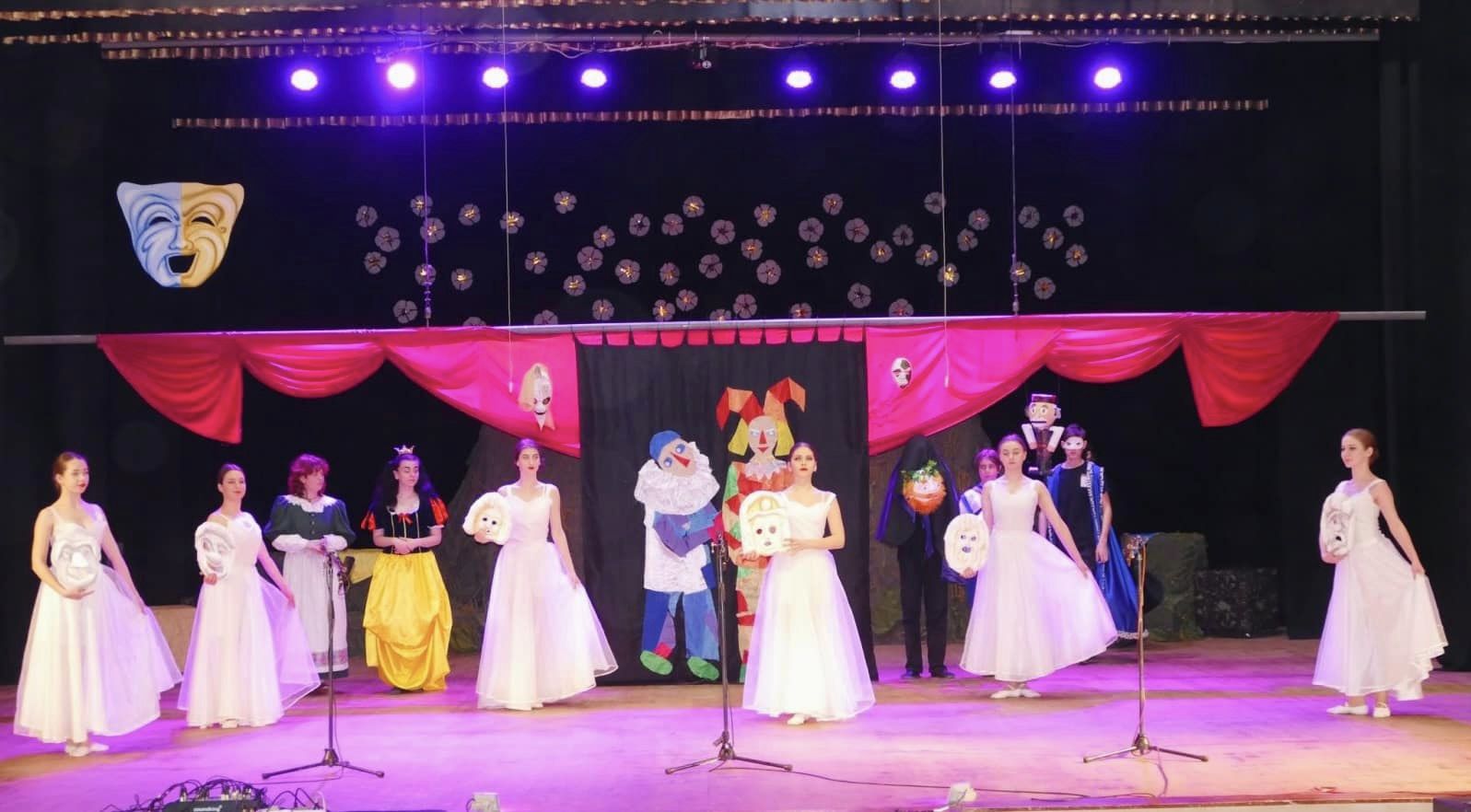 Заради підтримки захисників: у Калуші пройшов благодійний фестиваль “Театральна весна” (ФОТО)