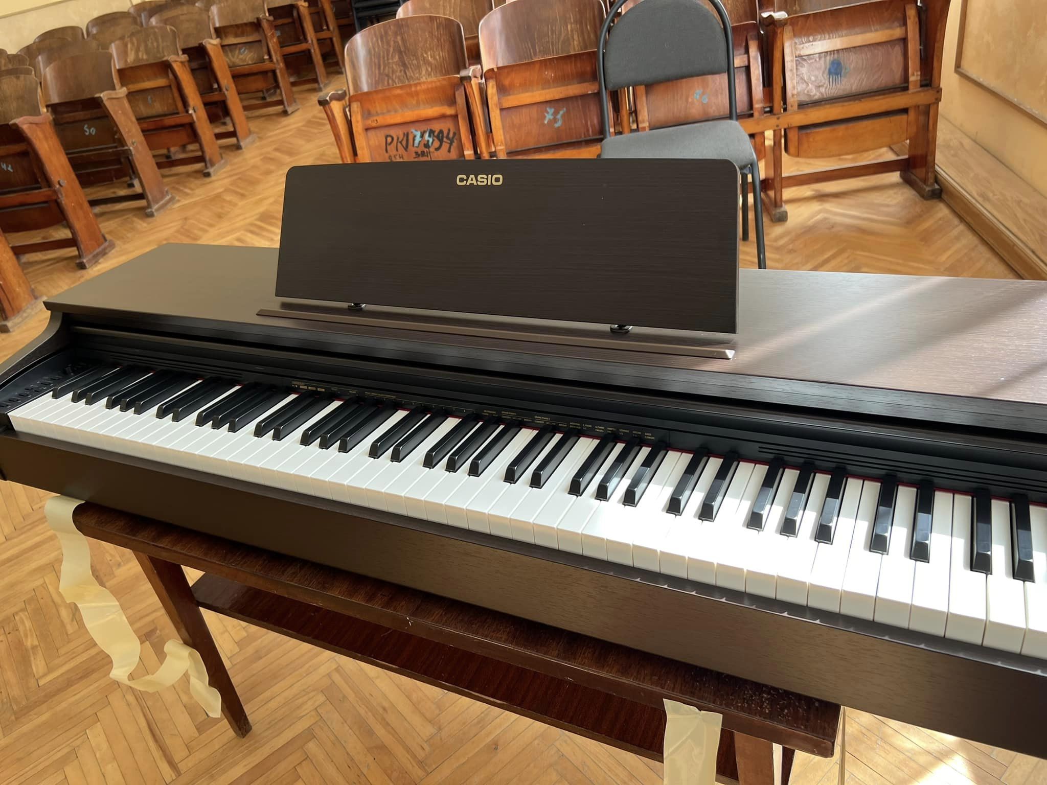 Калуська музична школа отримала цифрове фортепіано Casio (ФОТО)