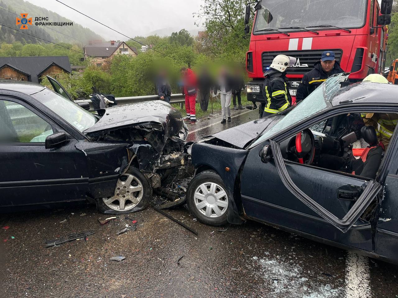 У Делятині в автопригоді постраждали троє людей (ФОТО)