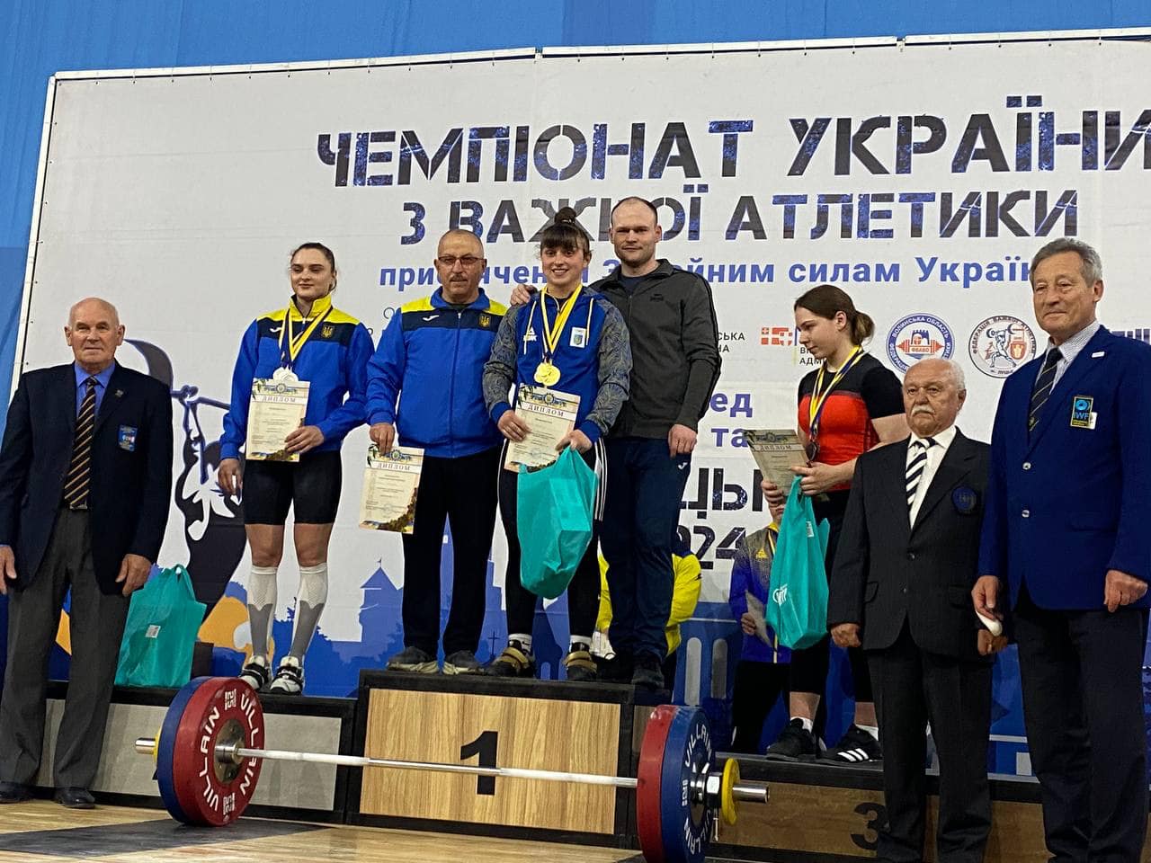 Три золоті, три срібні й дві бронзові нагороди чемпіонату України здобули прикарпатські важкоатлети (ФОТО)