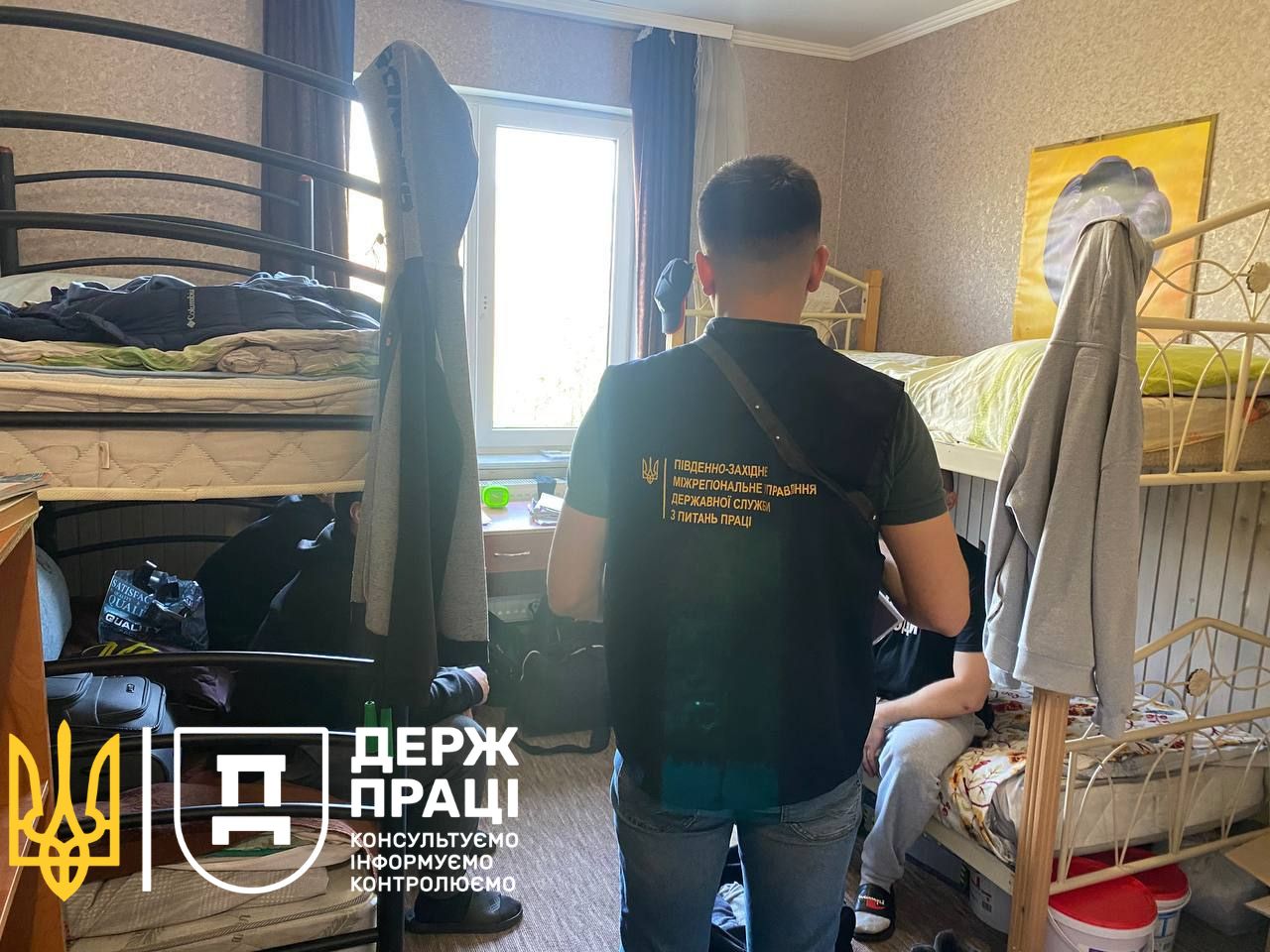 Тримали у закритих кімнатах: на Франківщині виявили факт трудової експлуатації (ФОТО)