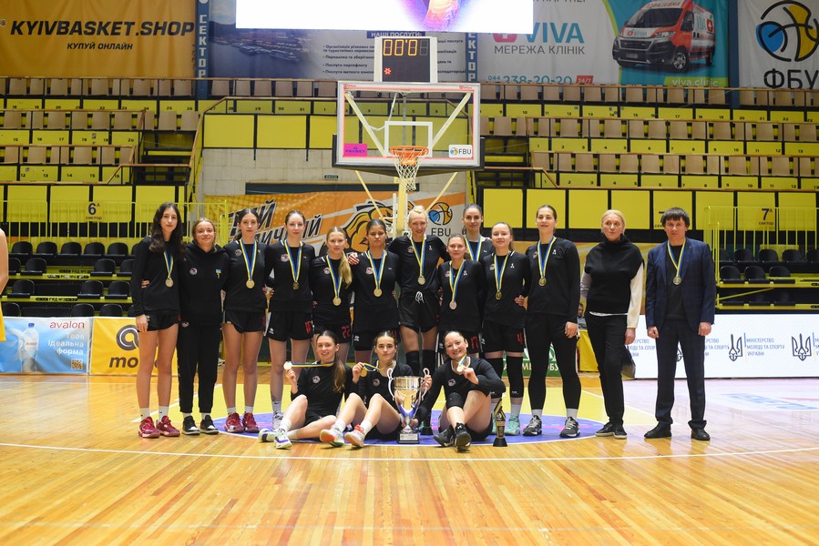 Баскетболістки “Франківськ-Прикарпаття” захистили звання чемпіонок Суперліги (ФОТО)