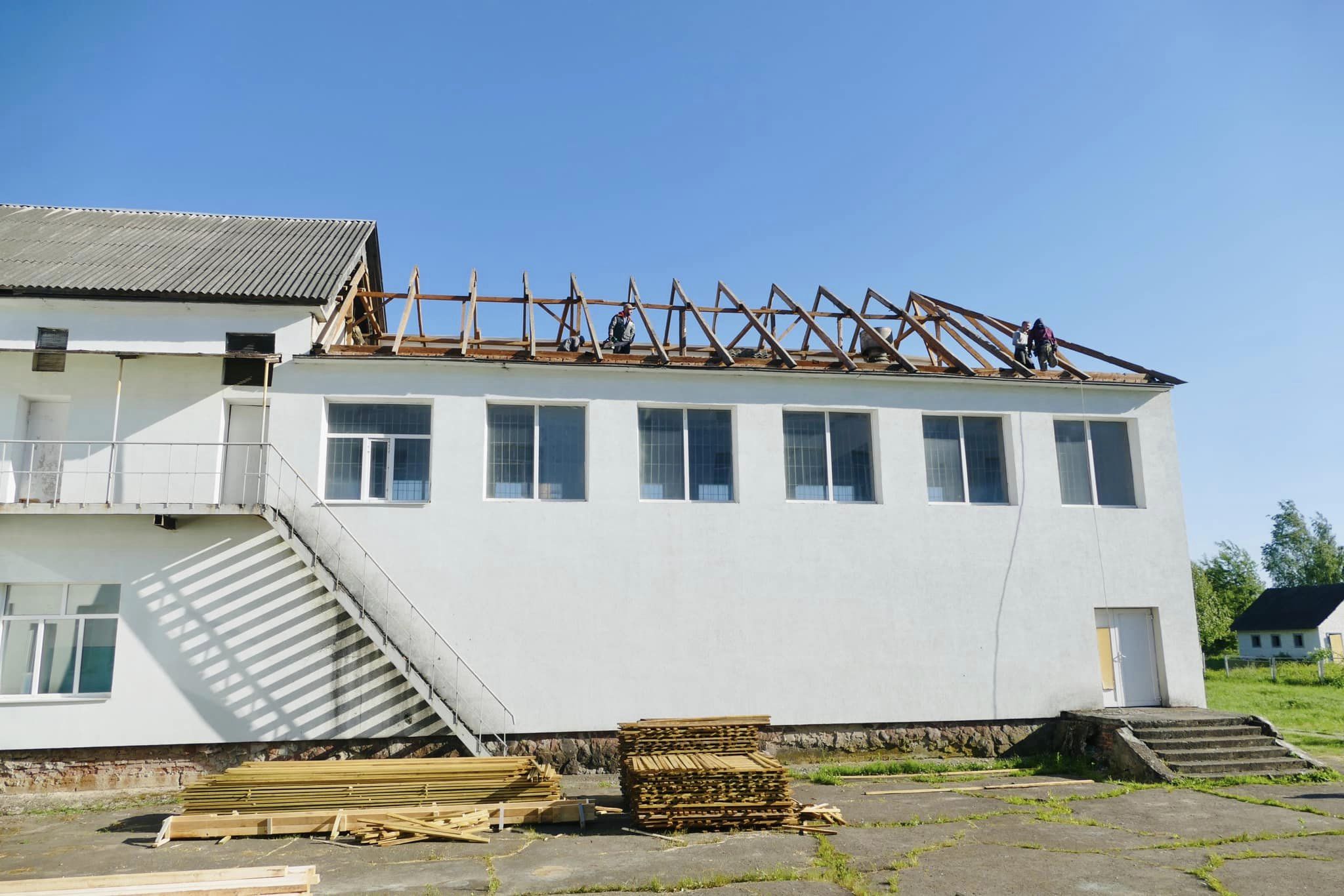 У Голині за близько п’ять мільйонів гривень ремонтують дах ліцею (ФОТО)