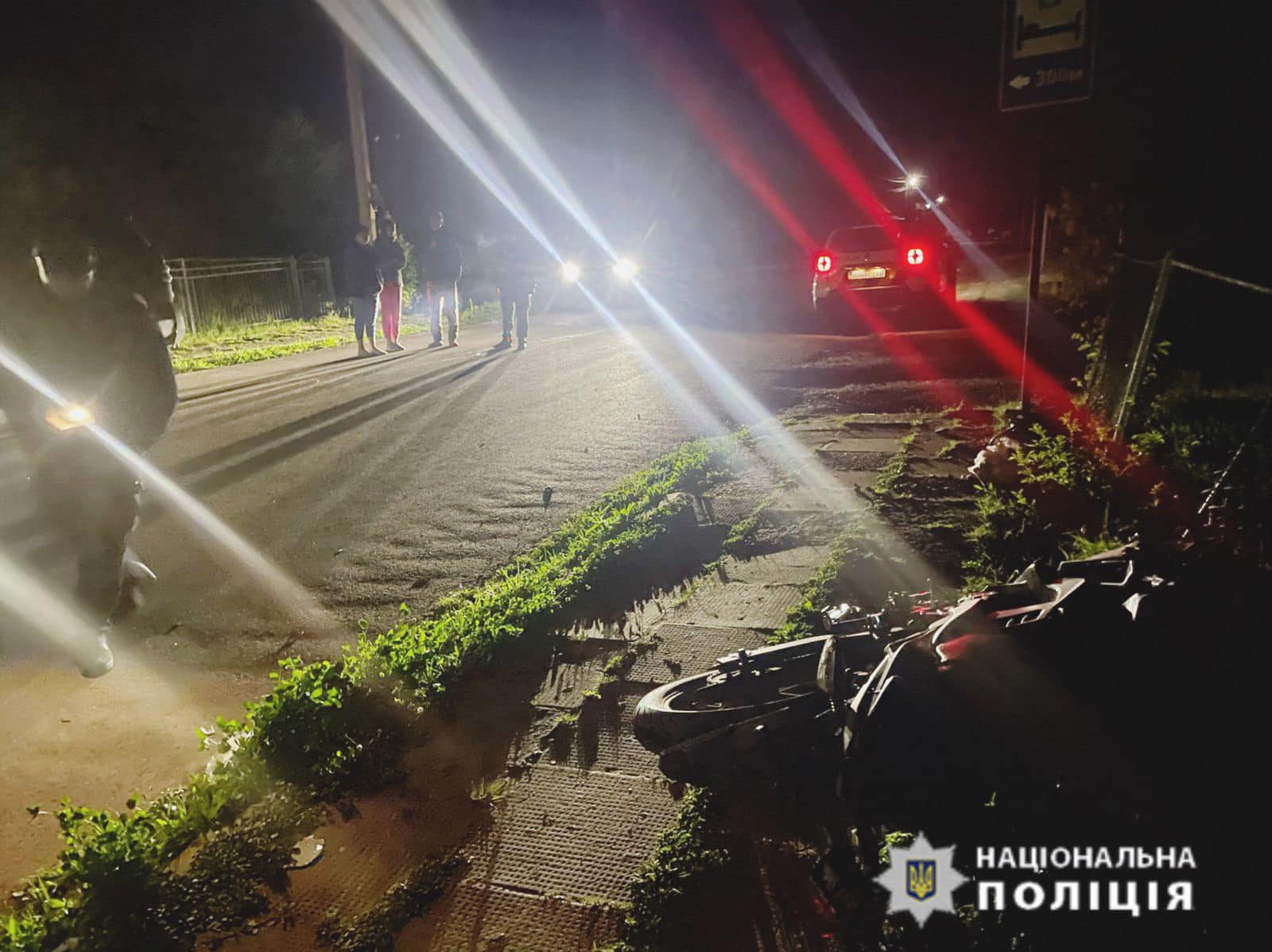 Обганяв машину: в аварії на Косівщині травмувався неповнолітній мотоцикліст (ФОТО)