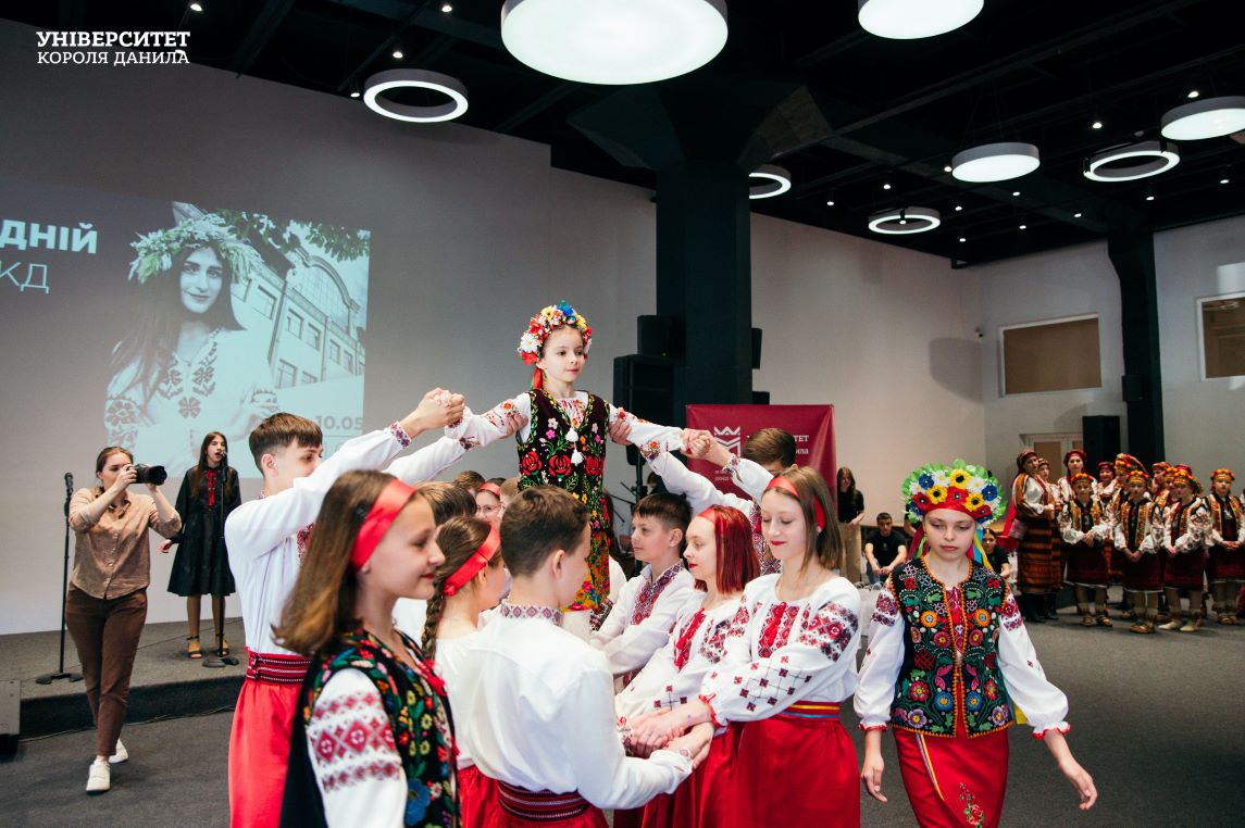 В Івано-Франківську визначили переможців конкурсу веснянок та гаївок (ФОТО)