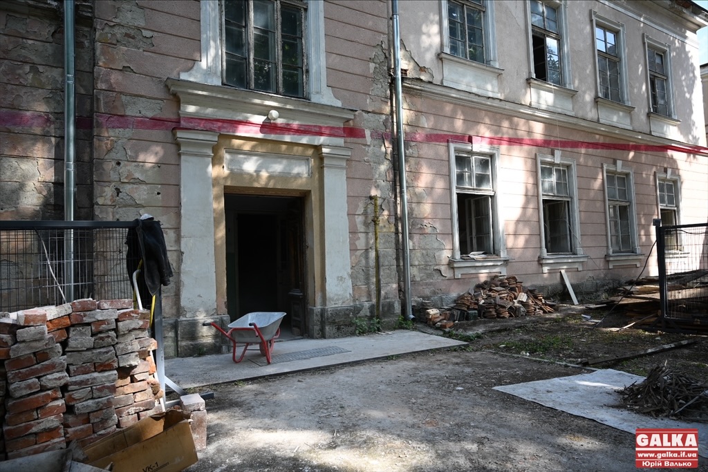 У палаці Потоцьких розпочали створення креативного простору (ФОТО)