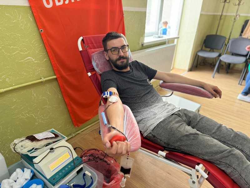 На Прикарпатті близько 50 енергетиків стали донорами крові для військовослужбовців (ФОТО)