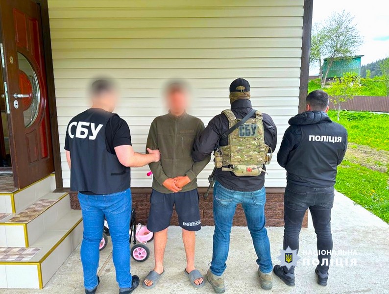 Маршрут на три дні: СБУ та поліція виявила ділків, які переправляли чоловіків закордон горами