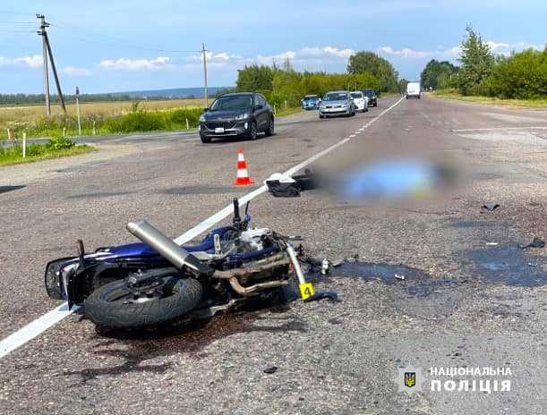 Водій авто не надав перевагу у русі: подробиці ДТП під Франківськом, в якій загинув мотоцикліст (ФОТО)