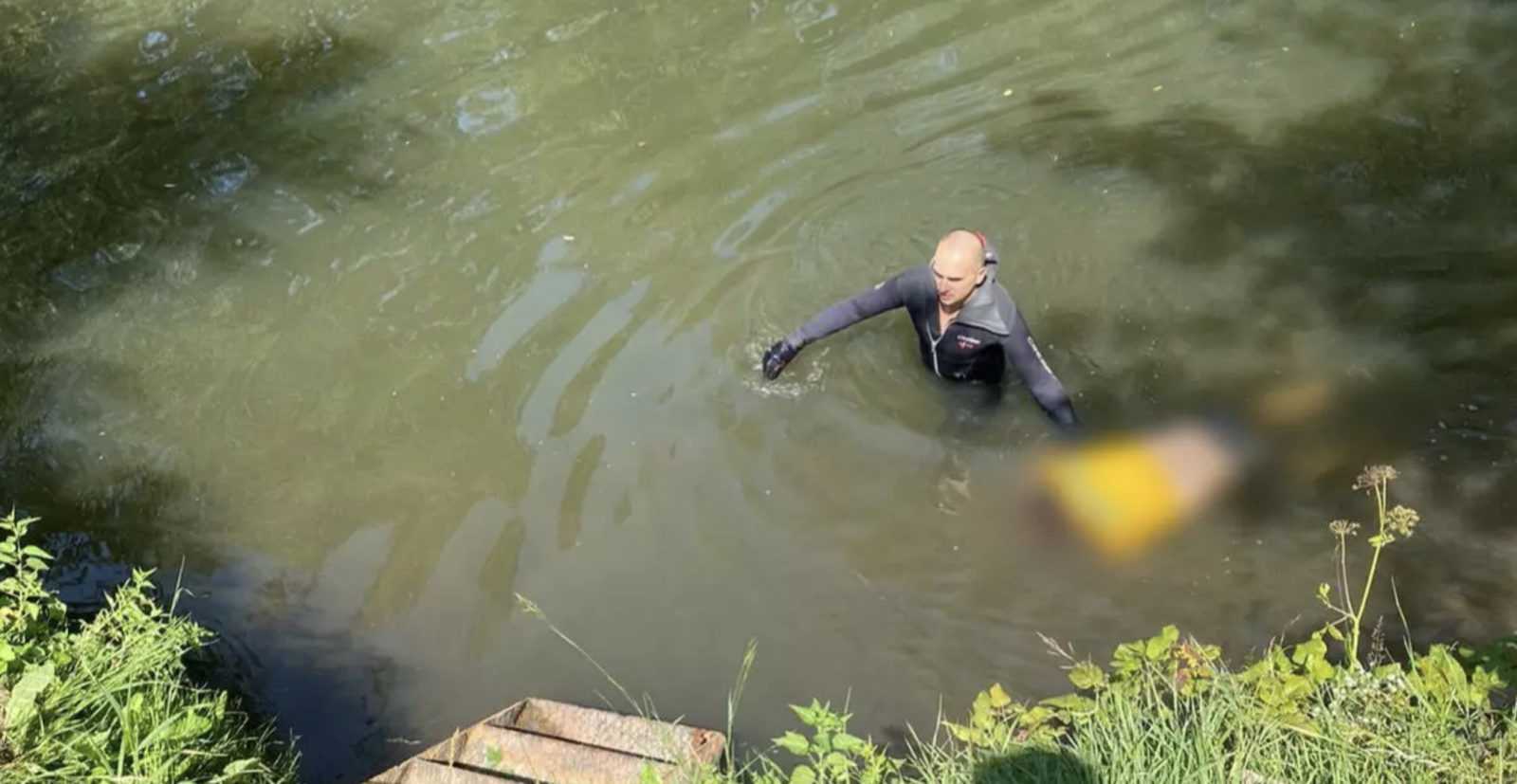 З річки Ворона поблизу Франківська витягнули тіло чоловіка (ФОТО)