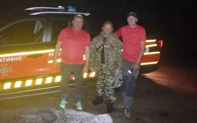 Заблукав і погано почувався: рятувальники розшукали жителя Полтави у Карпатах (ФОТОФАКТ)