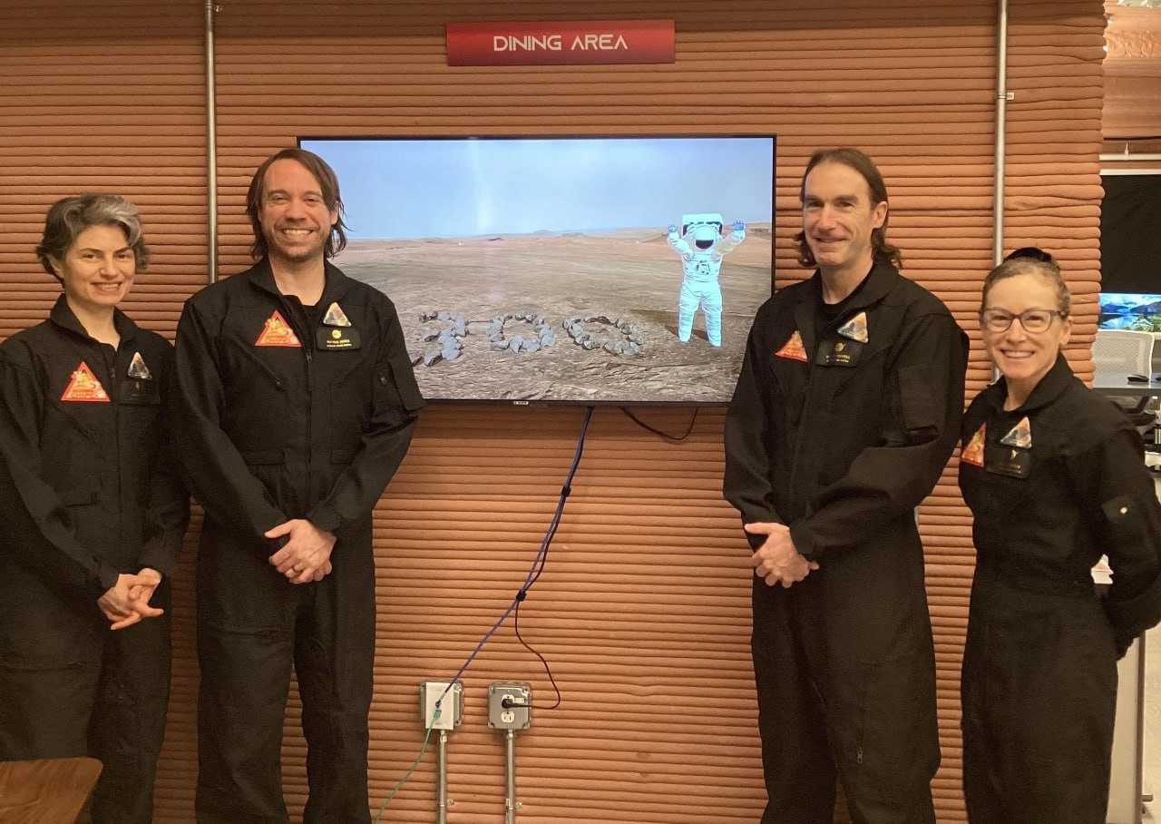 Дослідники NASA понад рік провели в ізоляції — вони імітували експедицію на Марс
