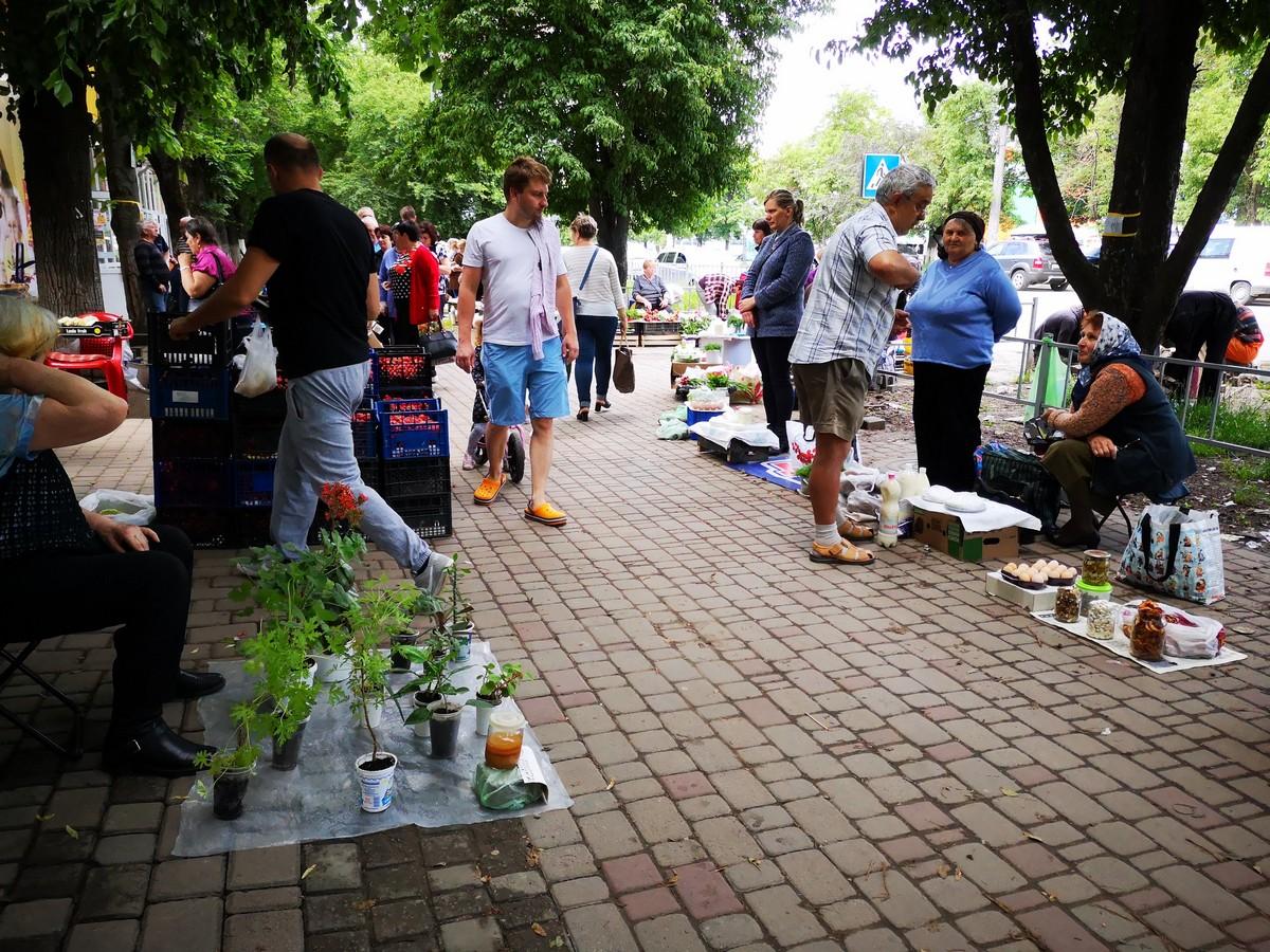 Мерія придумала, як “обілечувати” стихійну торгівлю (ФОТОФАКТ, ДОКУМЕНТИ)