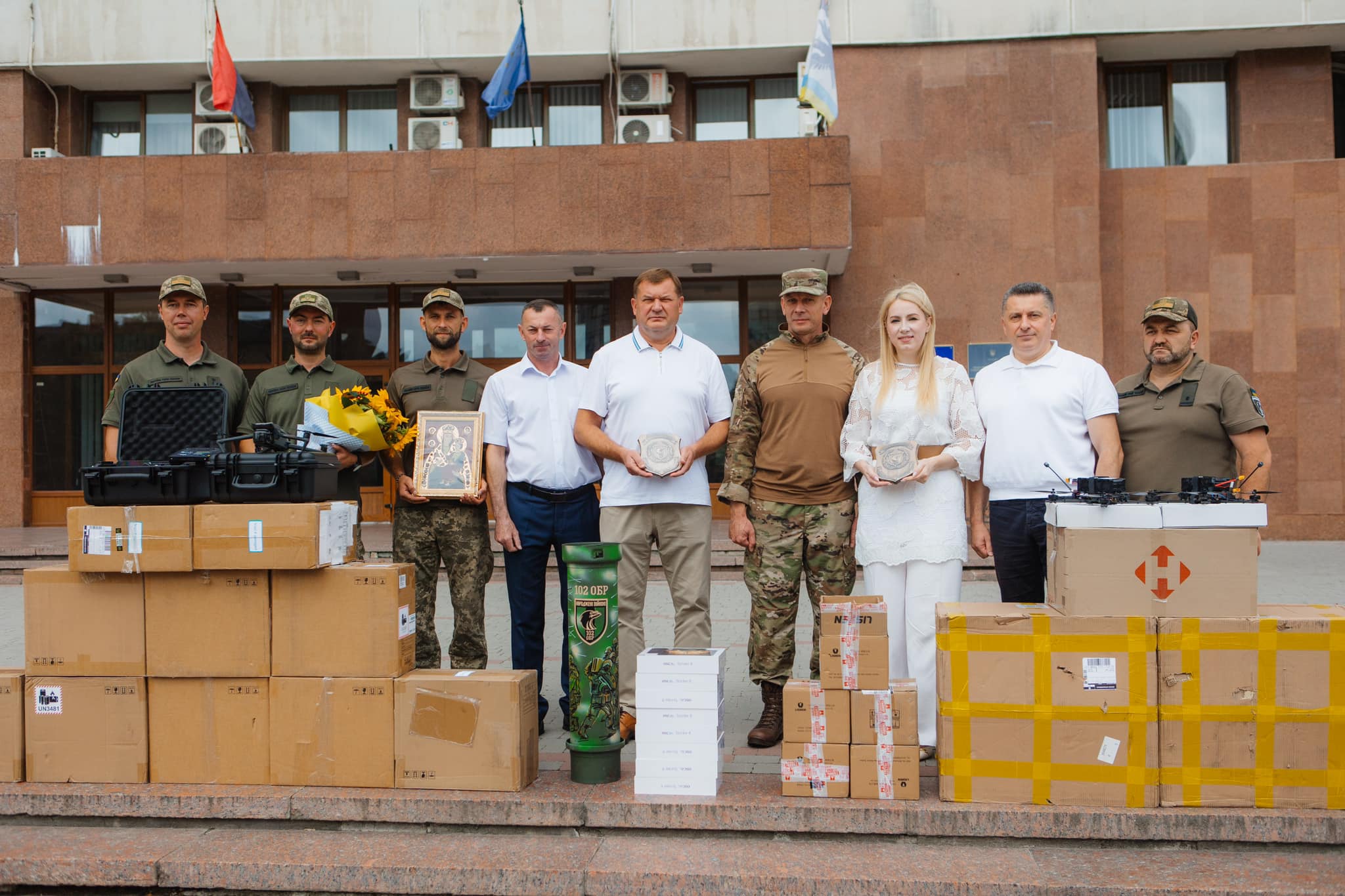 РЕБи, дрони, планшети:  прикарпатським захисникам передали допомогу, яку купили з обласного бюджету (ФОТО)