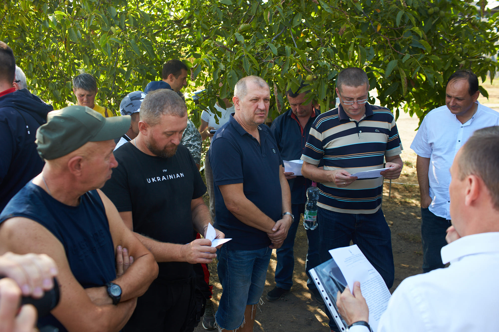 Франківські комунальники знову поїхали будувати фортифікаційні споруди (ФОТО)