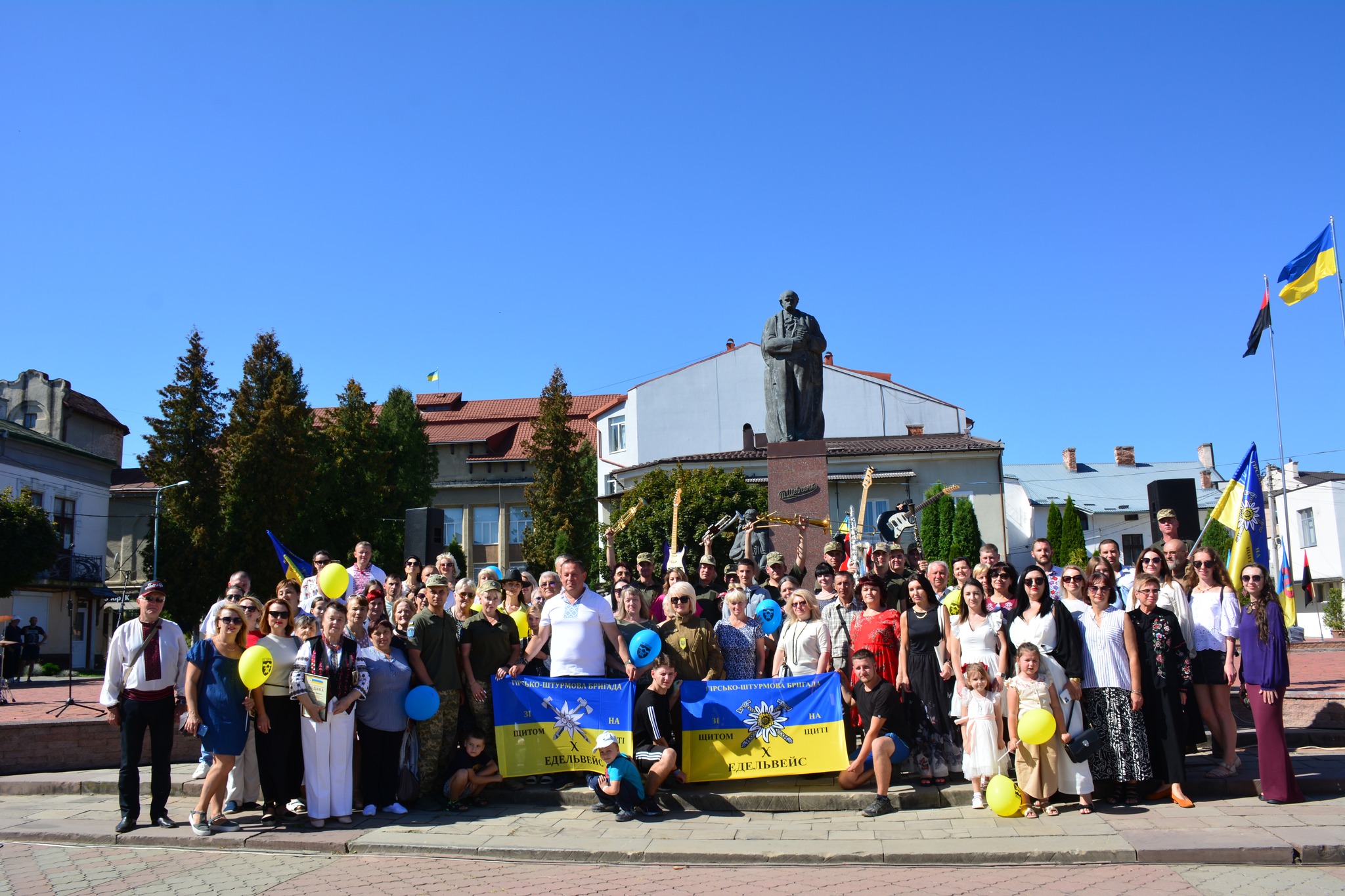 Виставка дитячих робіт, військовий оркестр та вручення подяк: у Надвірній відсвяткували 435 річницю міста (ФОТО)