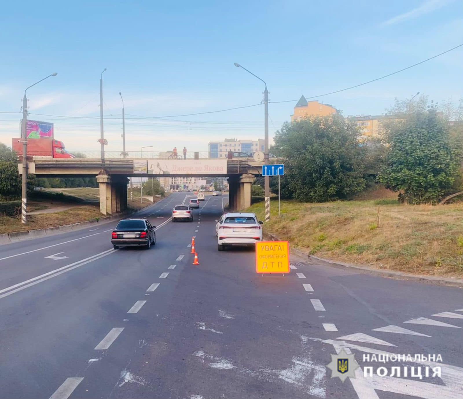 Вʼїхав у бік автівки: у Франківську зіткнулися “Ауді” та неповнолітній на електросамокаті (ФОТОФАКТ)