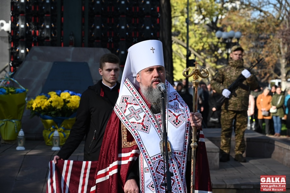 У Франківську Глава ПЦУ Епіфаній очолив акцію «Дзвін пам’яті» за загиблими Захисниками (ФОТО)