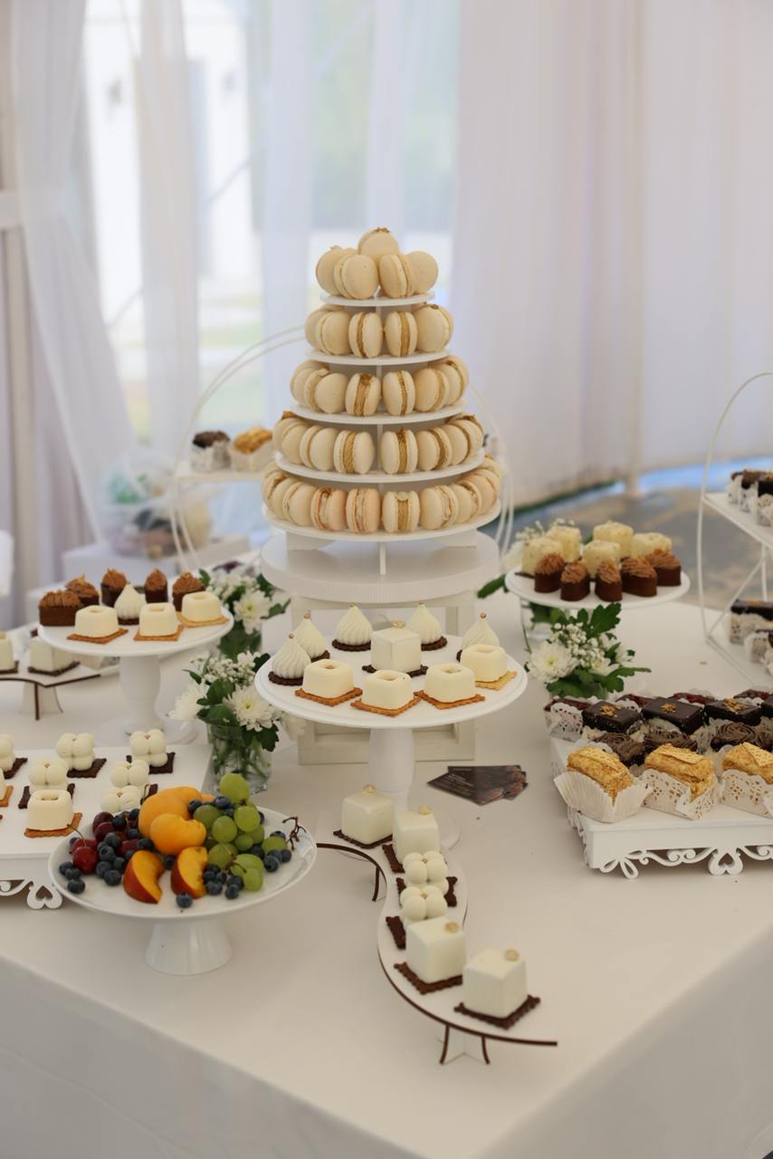 Від “Бабусиного пляцка” до Biscuit Family Cake: історія ребрендингу та солодких інновацій франківської кондитерки Тетяна Мартиненко (ФОТО)