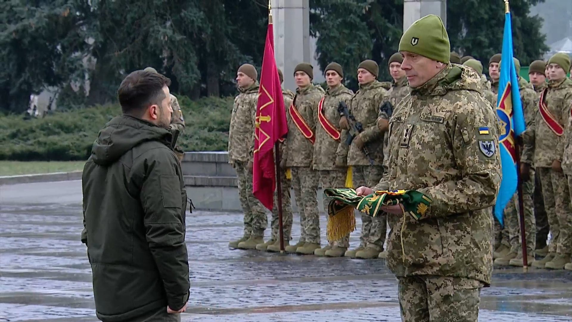 “За мужність та відвагу”: президент нагородив відзнакою прикарпатську 102 окрему бригаду ТрО (ФОТО)