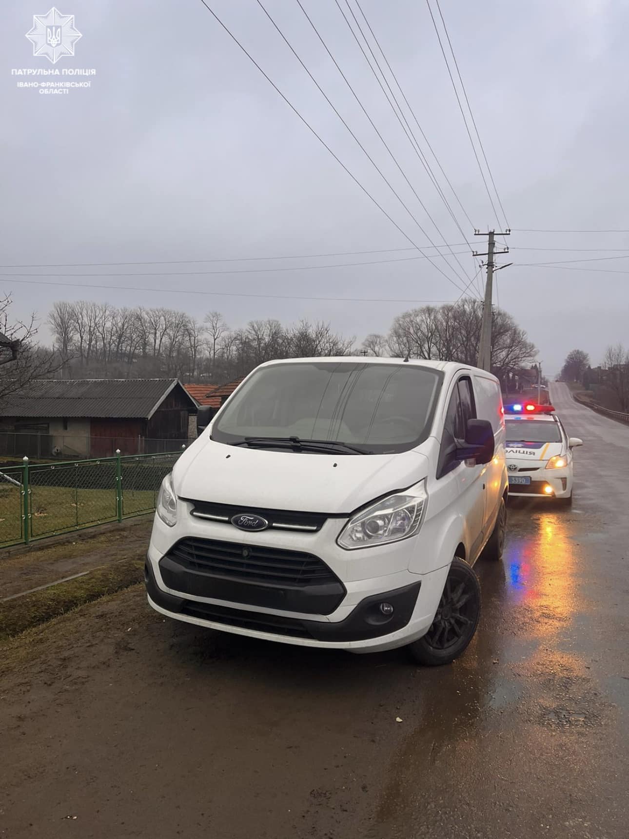 У Коломиї водій Ford Transit пред’явив поліціянтам ймовірно підробні документи (ФОТО)