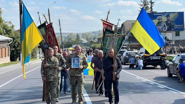 “Ми до останнього думали, що Бог його вбереже”: історія прикарпатського воїна Любомира Гулія, який загинув на фронті (ФОТО)