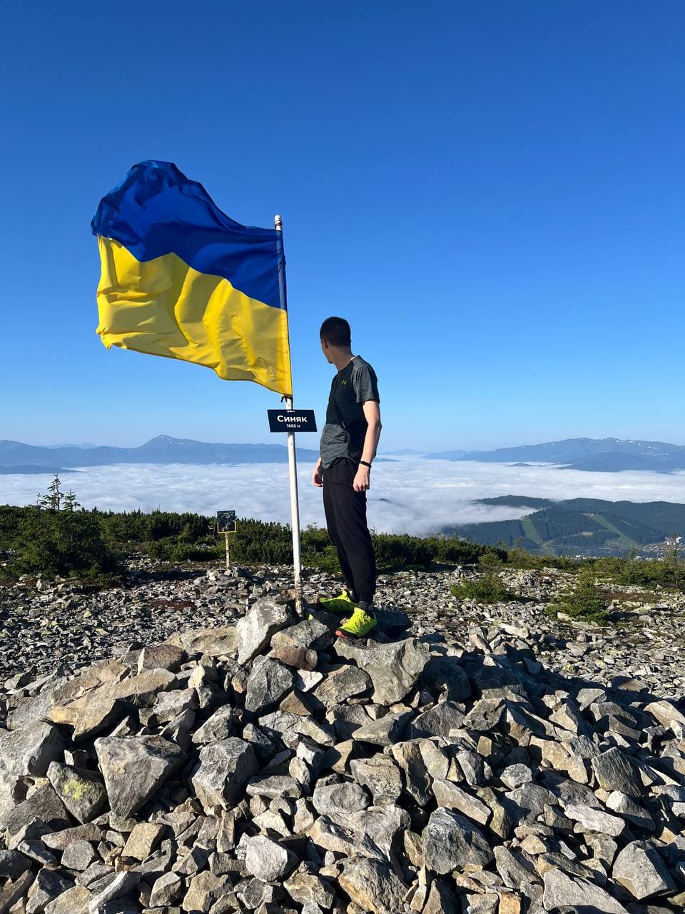 “Піднявся на понад 30 вершин”: як 20-річний франківець здійснив 20 походів за шість місяців (ФОТО)