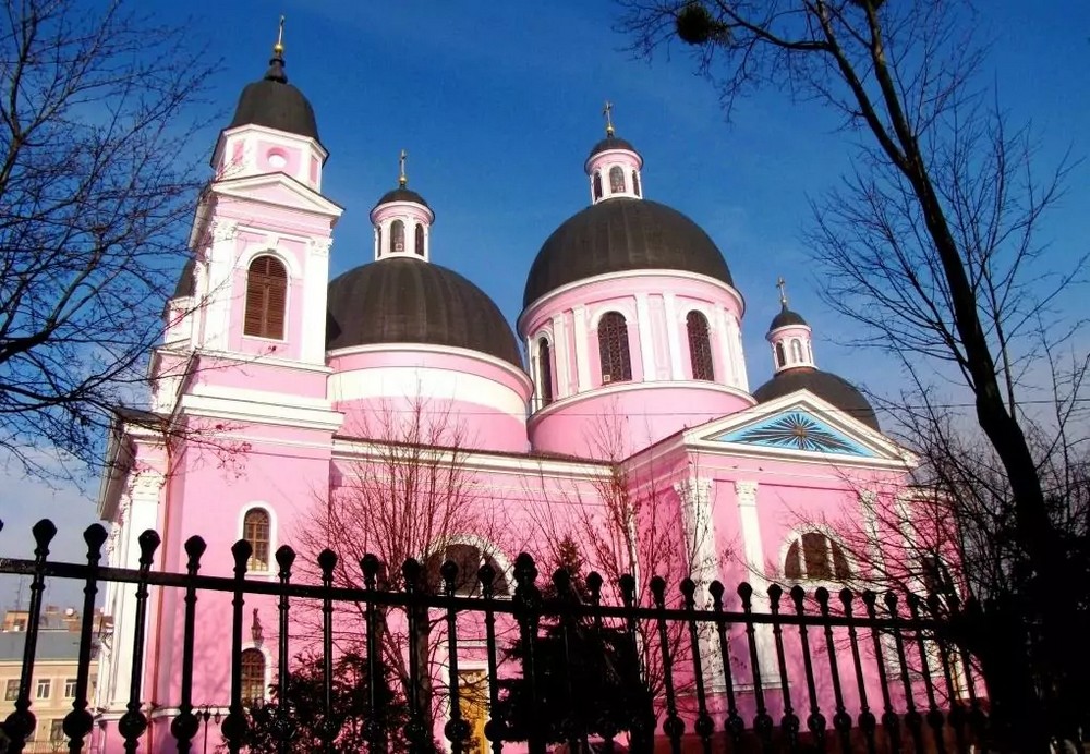 Вулиця імені бойовика, куля в пиріжку: що писала про Івано-Франківськ російська пропаганда