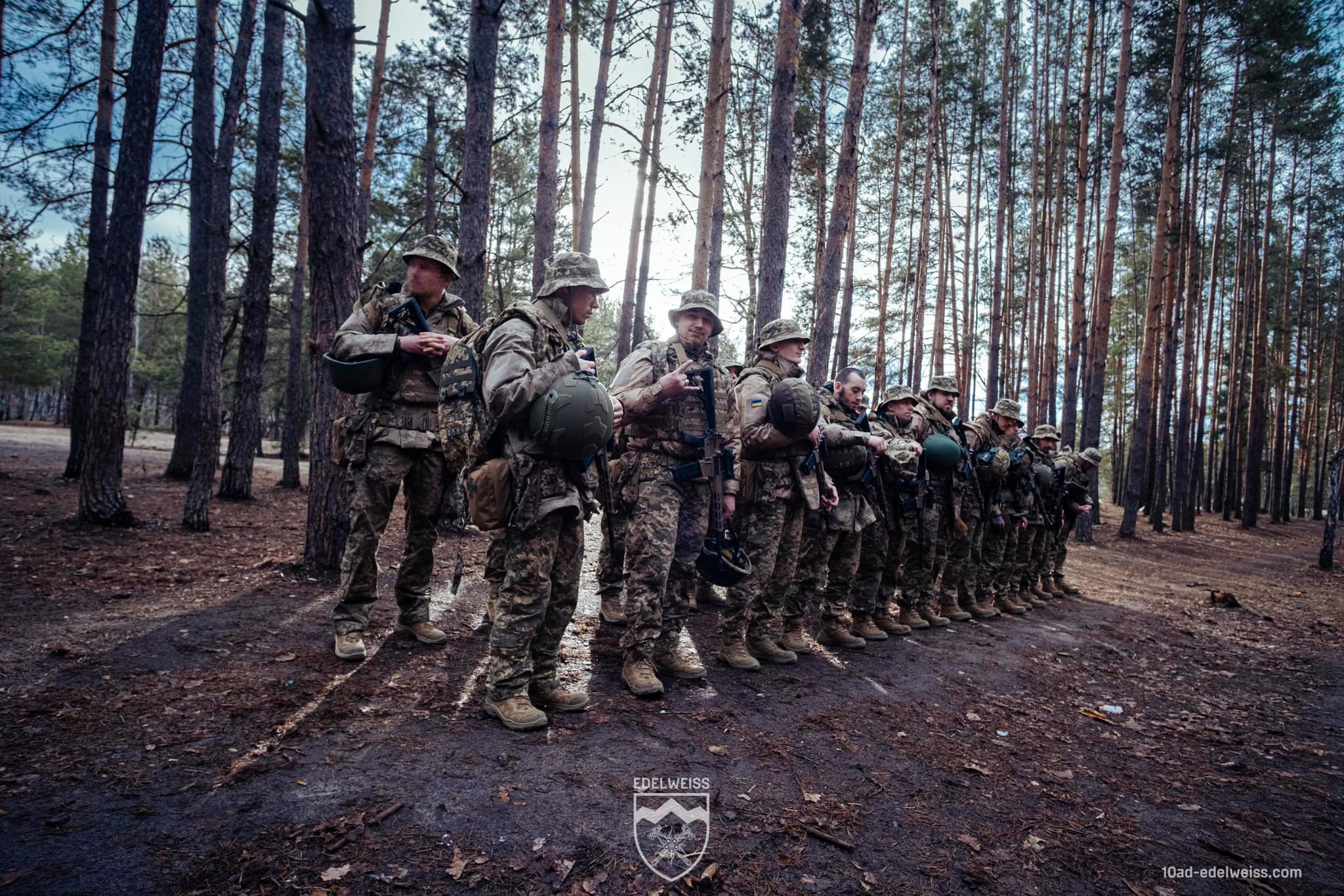 У мережі показали, як проходить підготовка молодих “едельвейсів” за контрактом “18-24” (ФОТО)