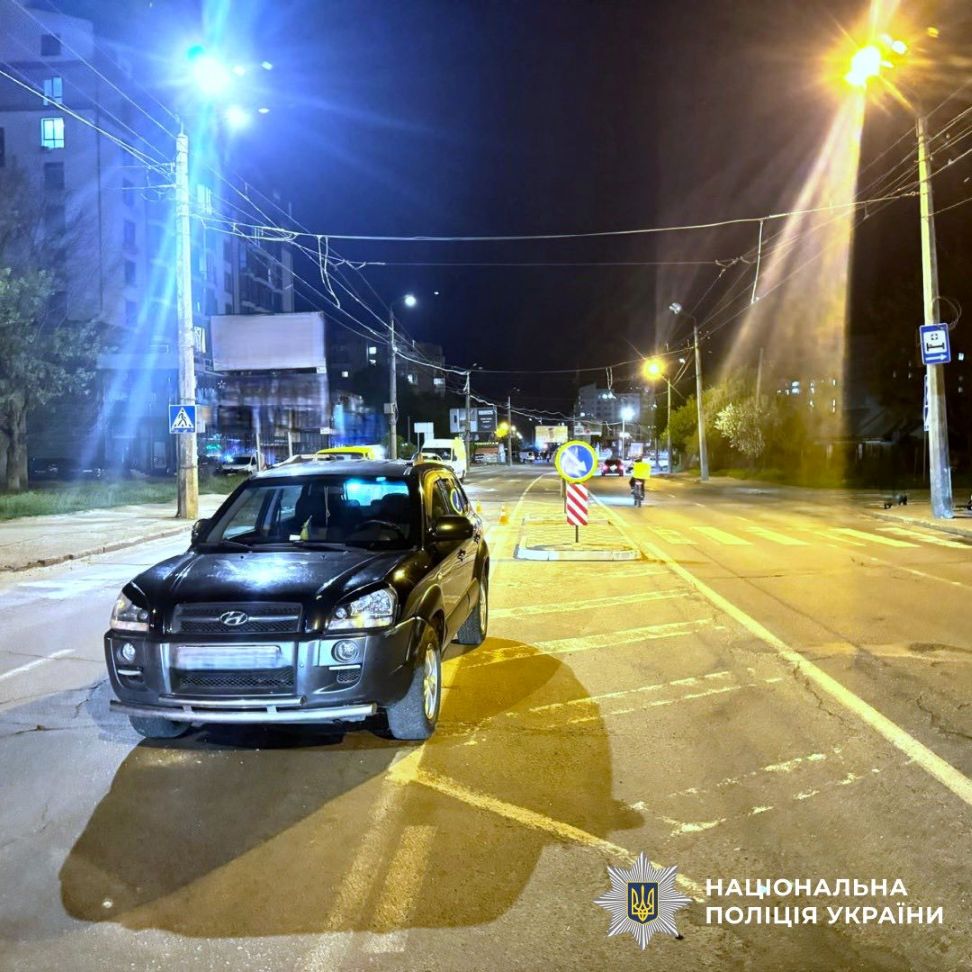 У Франківську “на зебрі” збили пішохідку (ФОТО З МІСЦЯ)