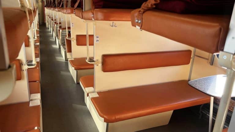 Через Івано-Франківськ курсуватимуть два оновлені плацкартні вагони