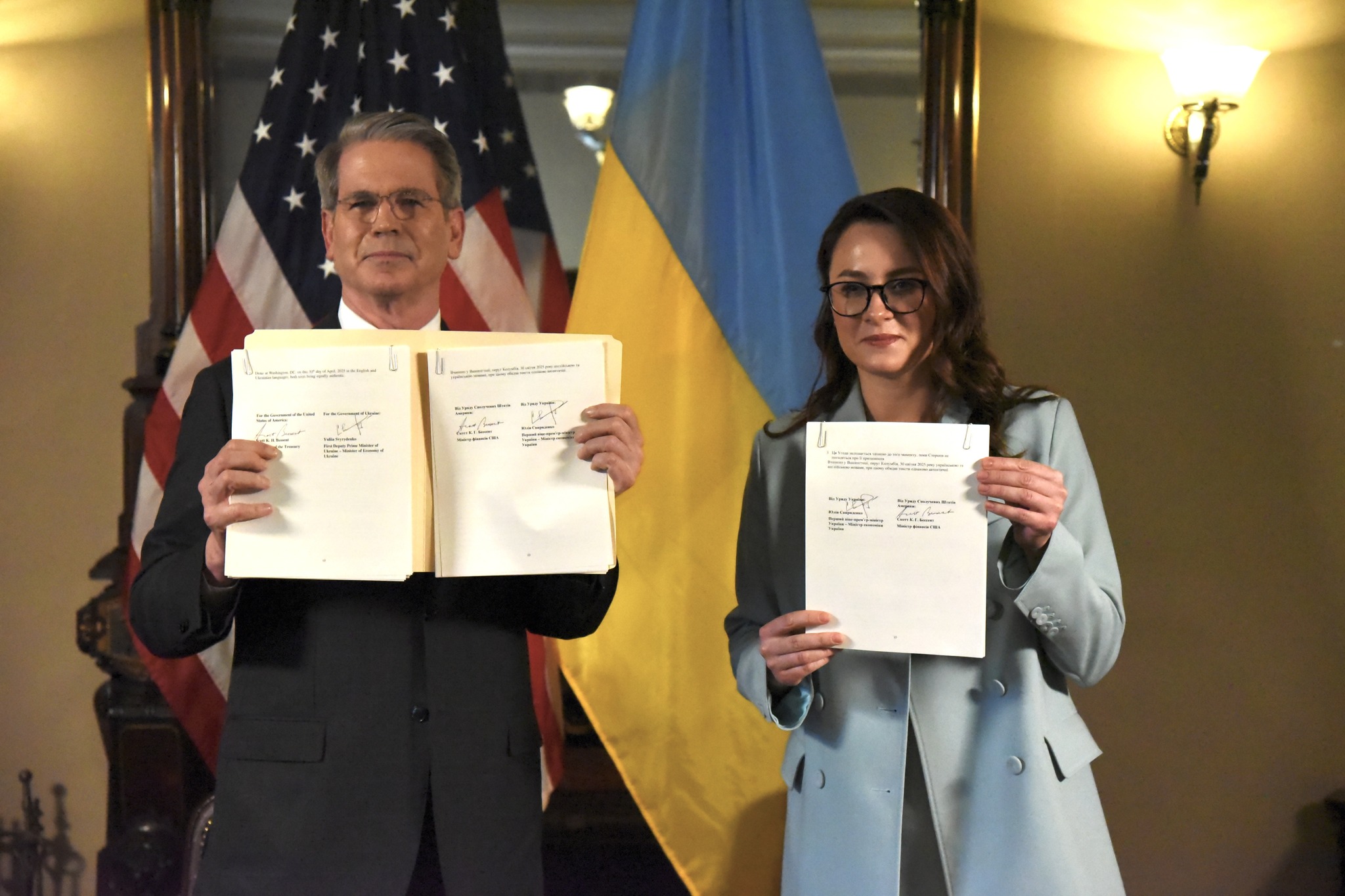 Україна та США уклали угоду про створення Інвестиційного фонду відбудови (ФОТО)