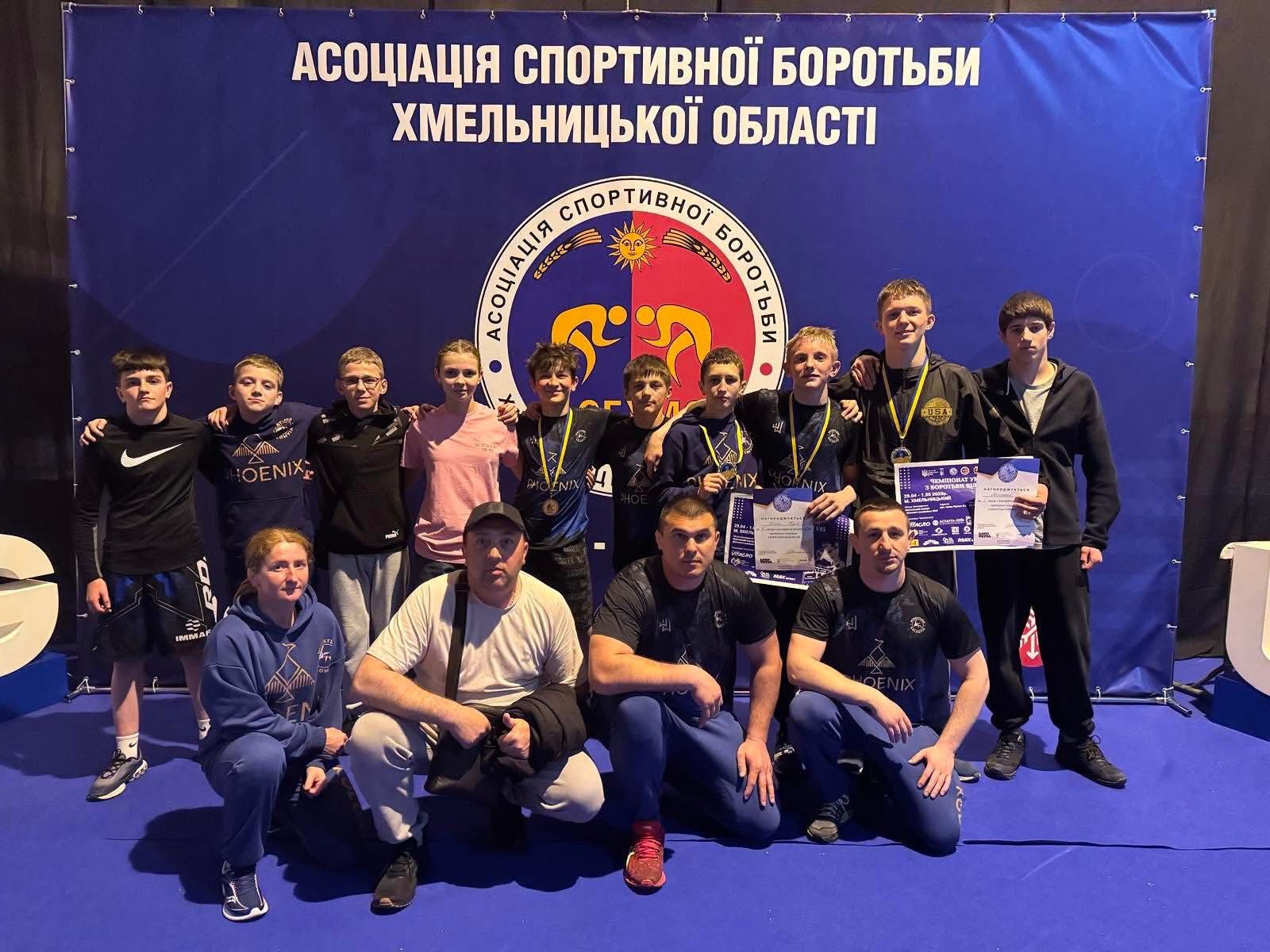 Прикарпатські спортсмени вибороли 14 медалей на чемпіонаті України з вільної боротьби